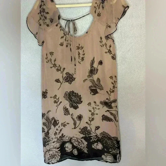 Everly Tan and Black Flutter Sleeve Mini Dress Small - Picture 6 of 7